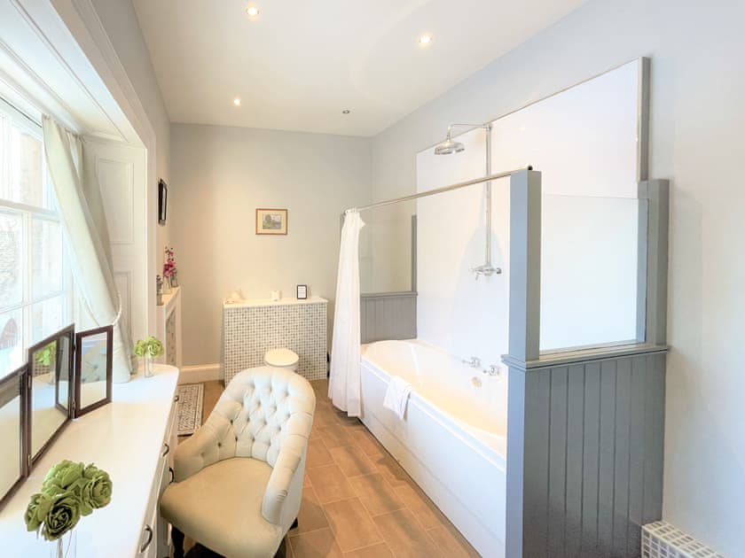 En-suite | The Mansion House at Kirkhill, Gorebridge, near Edinburgh
