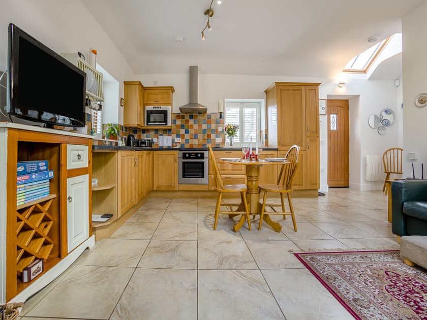 Open plan living space | Apple Tree Cottage - Emmock Farm Cottages, Tealing, near Dundee