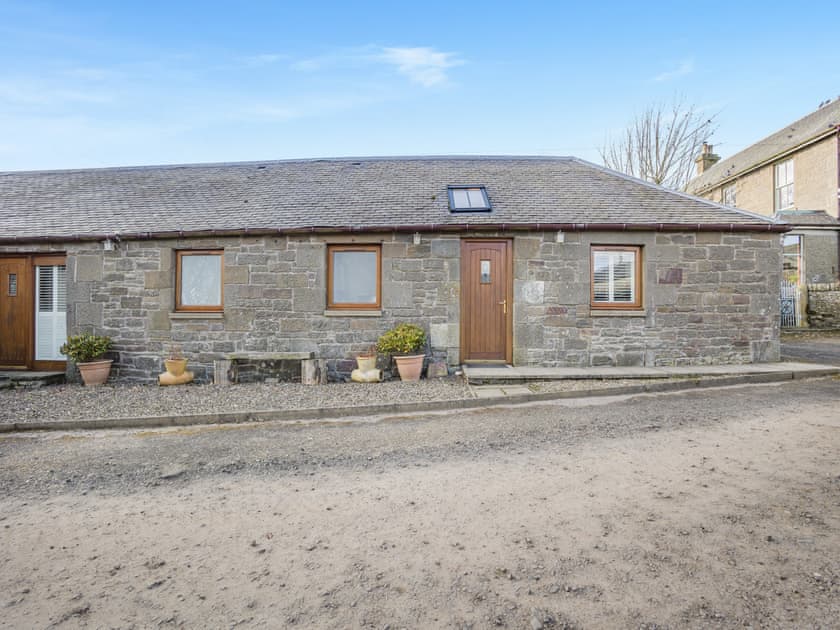 Exterior | Apple Tree Cottage - Emmock Farm Cottages, Tealing, near Dundee