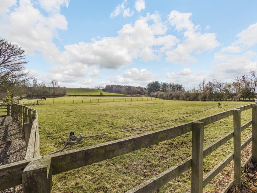 Surrounding area | Apple Tree Cottage - Emmock Farm Cottages, Tealing, near Dundee