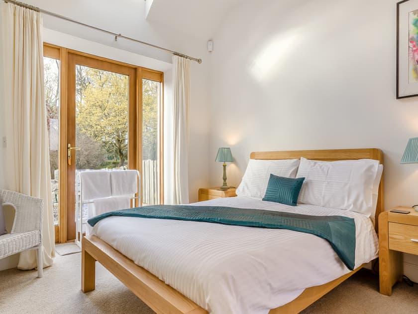 Double bedroom | The Old Stables - Emmock Farm Cottages, Tealing, near Dundee