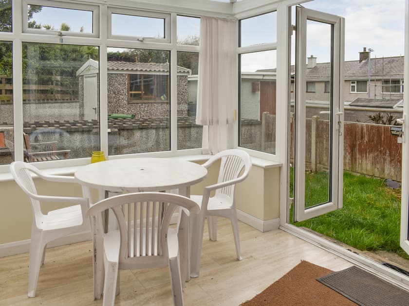 Conservatory | Breuddwydion Cymru (Welsh Dreams), Cemaes