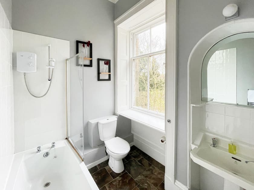Bathroom | Harvieston Hall, Gorebridge, near Edinburgh