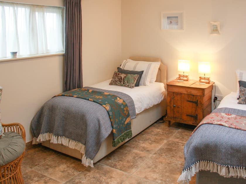 Twin bedroom | Goldfinch, Happisburgh