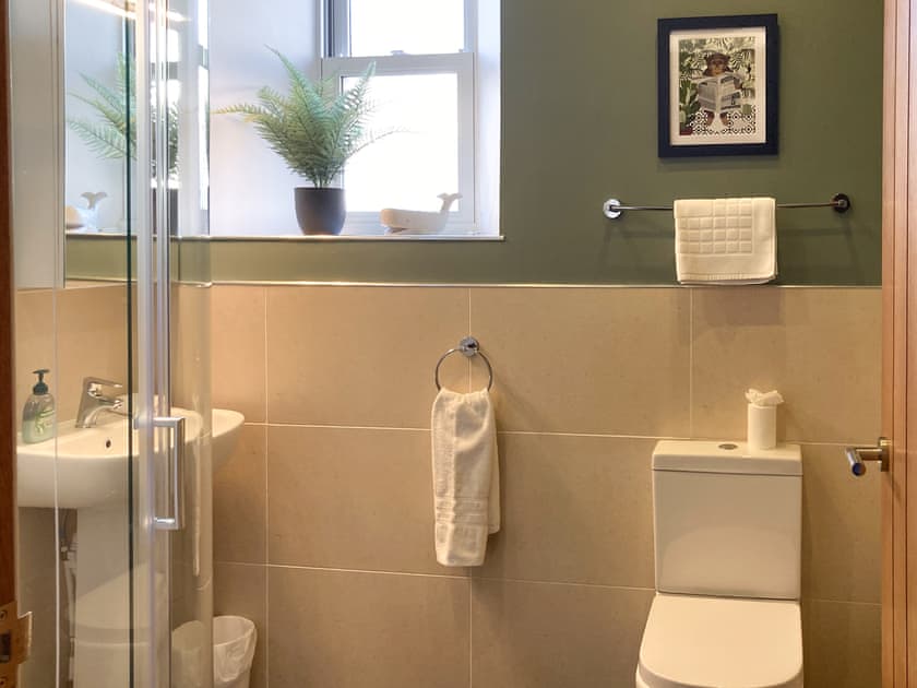 En-suite | Ardstinchar Mews, Ballantrae, near Girvan