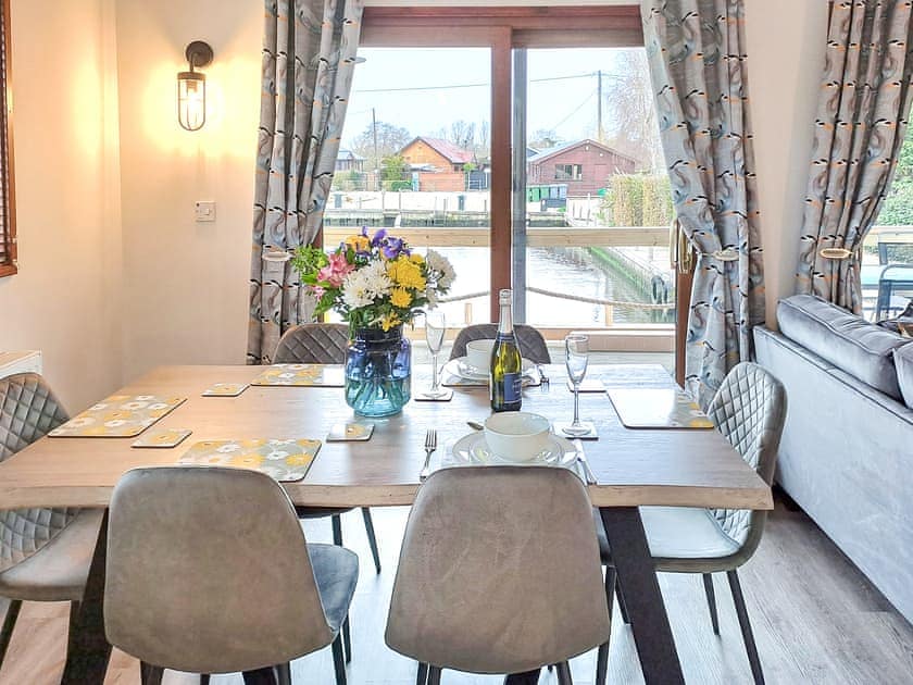 Dining Area | River Breeze - Norfolk Holiday Lodges, Brundall