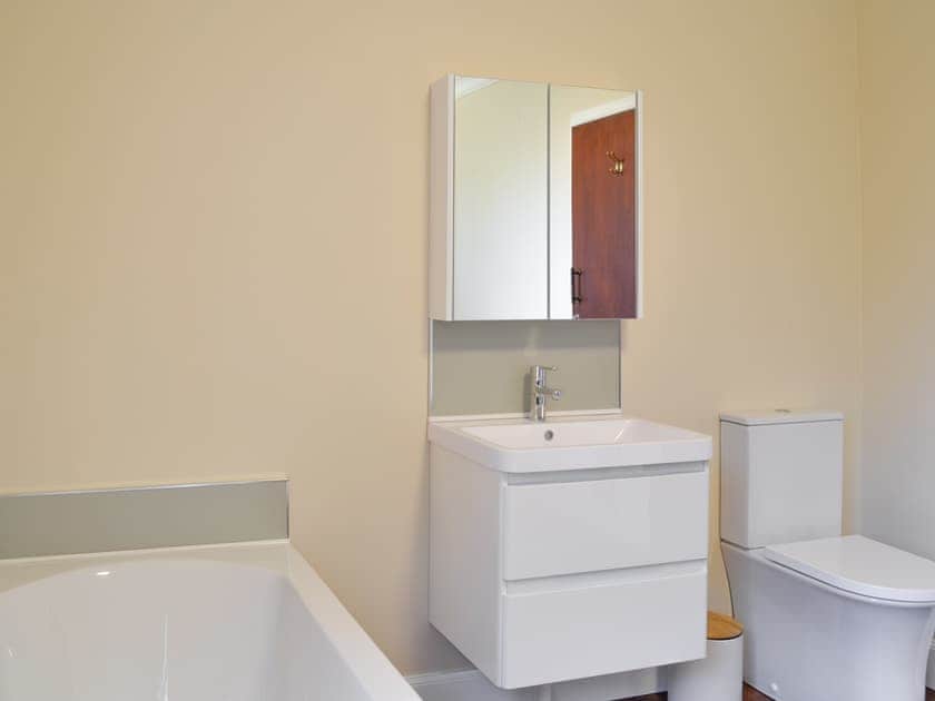 Bathroom | Cairncroft Cottage, Stranraer