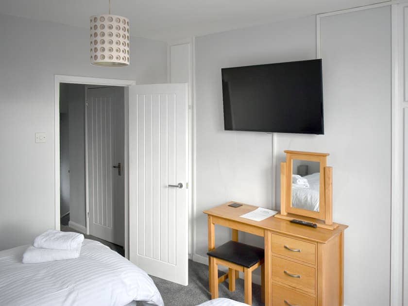 Twin bedroom | Bonno’s Cottage, Whitby