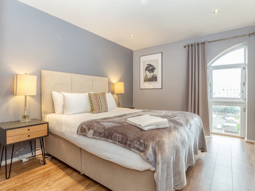Double bedroom | Bell Apartment, Glasgow