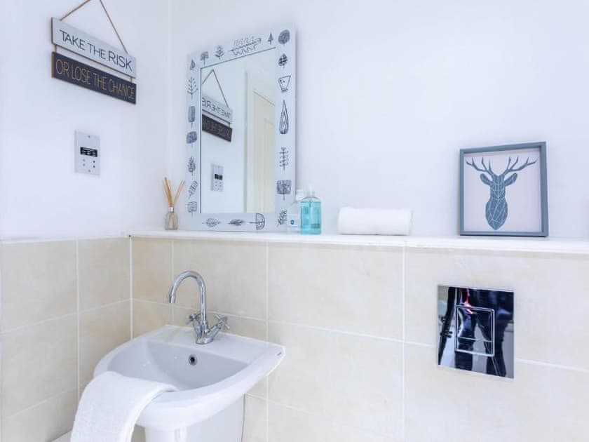 Bathroom | Bell Street Apartment, Glasgow