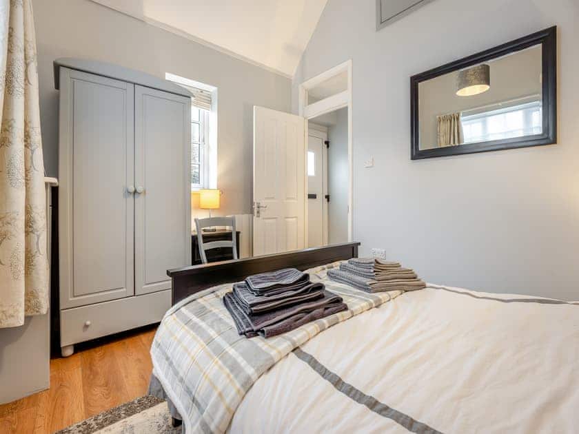 Double bedroom | Wisteria Cottage, Heathfield