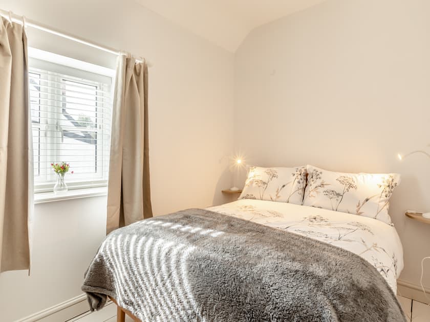 Double bedroom | Half Pint Cottage, Uplyme, near Lyme Regis