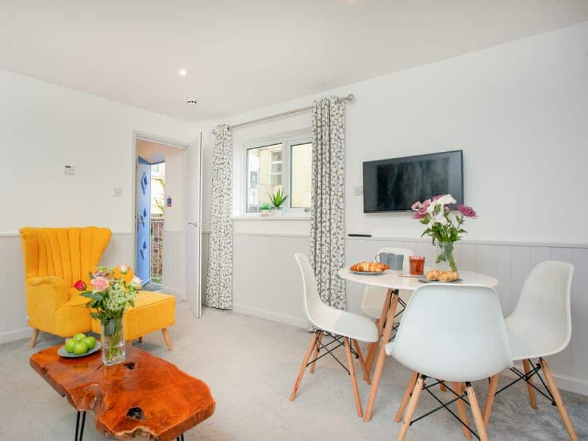 Living room | Salty Dog - Sunnybeach Holiday Apartments, Paignton