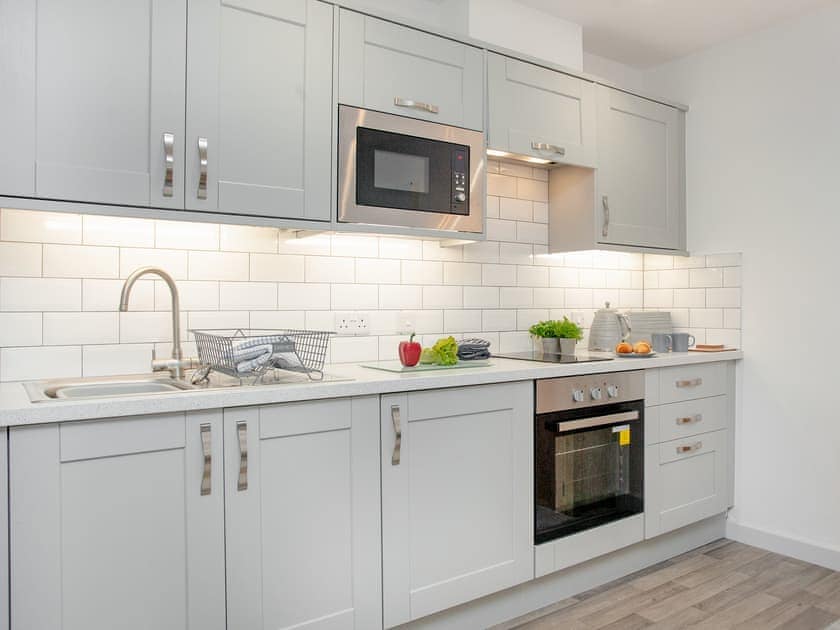 Kitchen | Anchors Away - Sunnybeach Holiday Apartments, Paignton