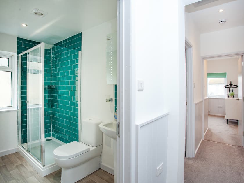 Shower room | Starfish Shack - Sunnybeach Holiday Apartments, Paignton