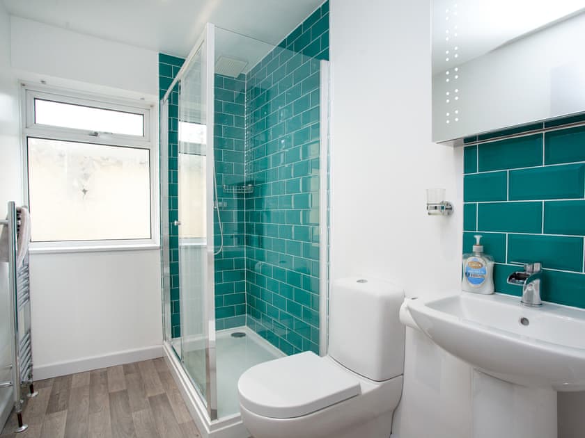 Shower room | Starfish Shack - Sunnybeach Holiday Apartments, Paignton