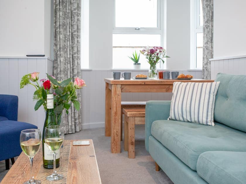 Living area | Crabby Cove - Sunnybeach Holiday Apartments, Paignton