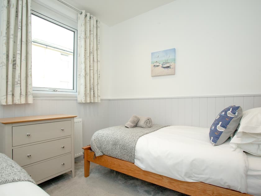 Twin bedroom | Seagulls Rest - Sunnybeach Holiday Apartments, Paignton