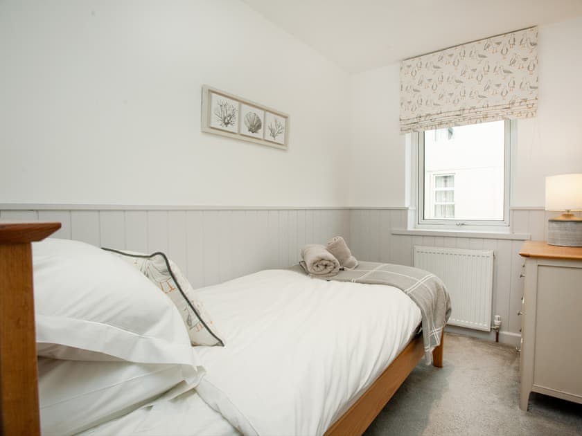 Bedroom | Seagulls Rest - Sunnybeach Holiday Apartments, Paignton