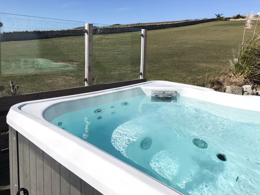 Hot tub | The Old Boathouse, Portland, near Weymouth