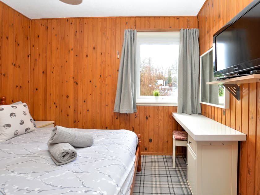 Double bedroom | Holy Loch Lodge, Dunoon