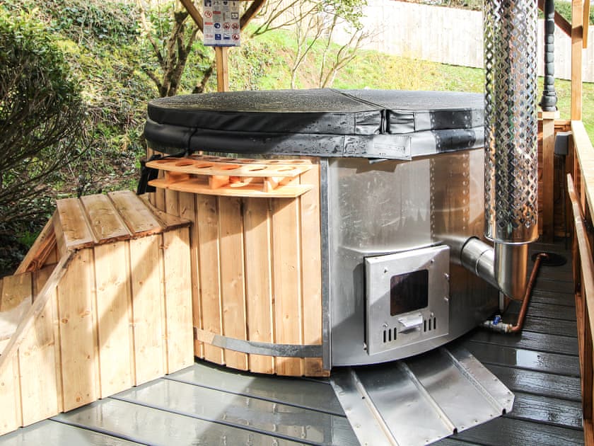 Hot tub | Pigaway Cottage, Petrockstow