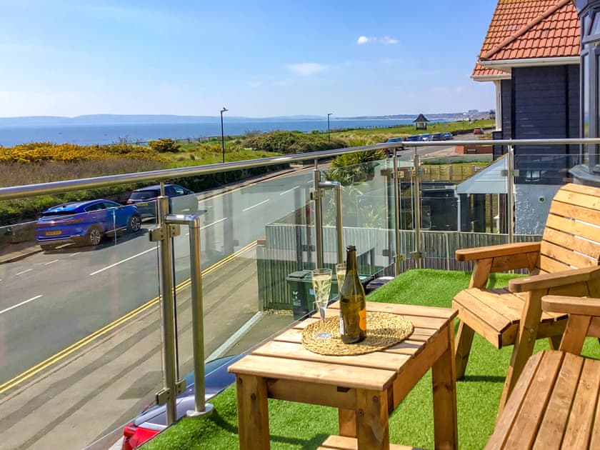 Coast View Apartments Panorama Apartment 2 (ref UK37330) in