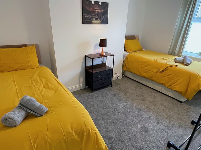 Twin bedroom | Englehurst Mews, Buxton