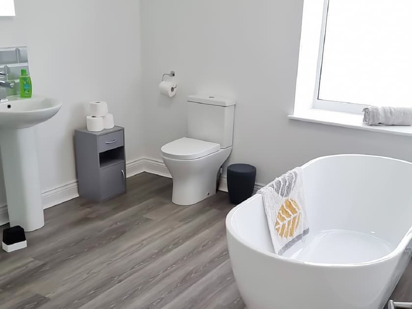 Bathroom | Englehurst Mews, Buxton