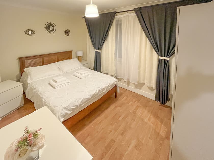 Double bedroom | River Bay, Cardiff