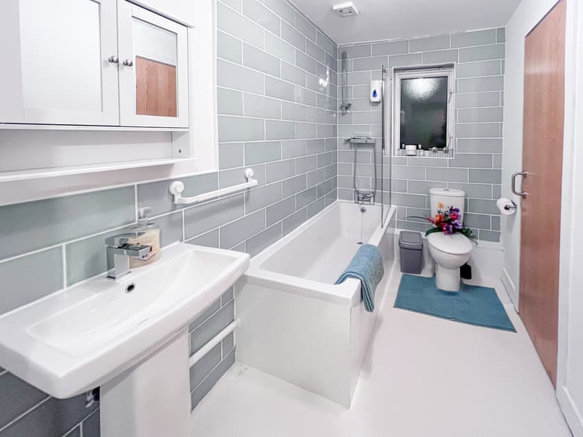 Bathroom | River Bay, Cardiff