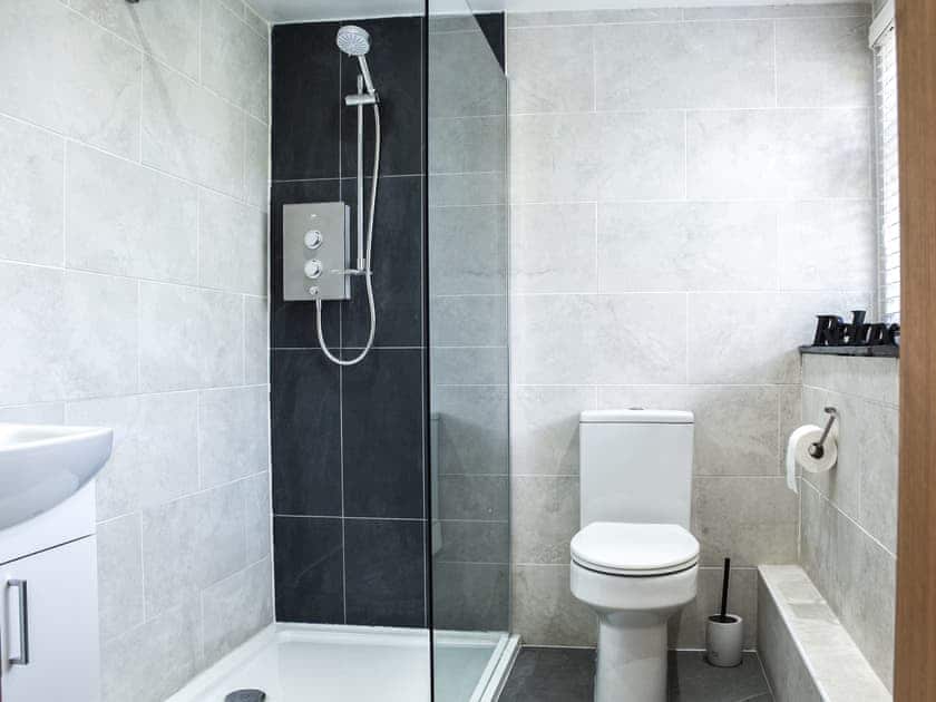 Shower room | Y Parlwr, Kidwelly