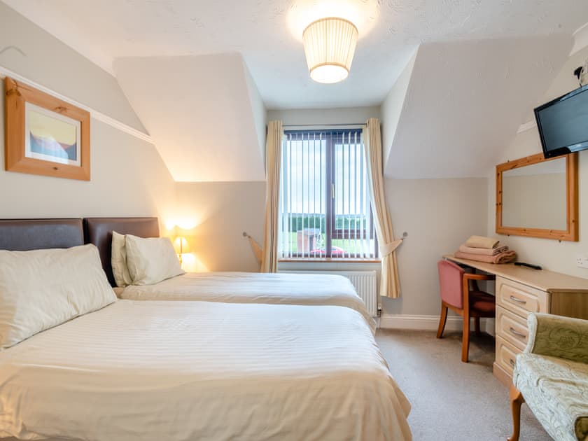 Twin bedroom |  Woodpecker - Church Farm Cottages, Horsford, near Norwich