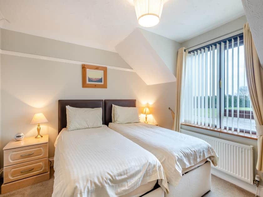 Twin bedroom |  Woodpecker - Church Farm Cottages, Horsford, near Norwich