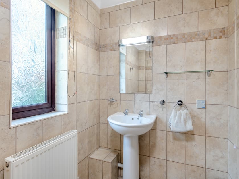 Bathroom |  Woodpecker - Church Farm Cottages, Horsford, near Norwich