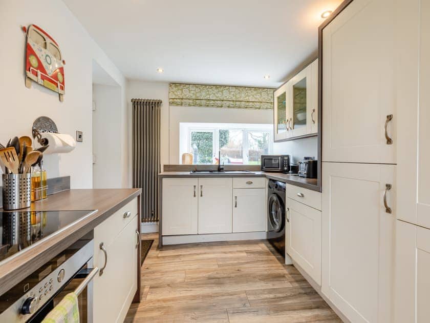 Fully equipped. Fridge-freezer, microwave, oven with induction hob, washing machine and dishwasher. | Bluebell House, Compton Dundon
