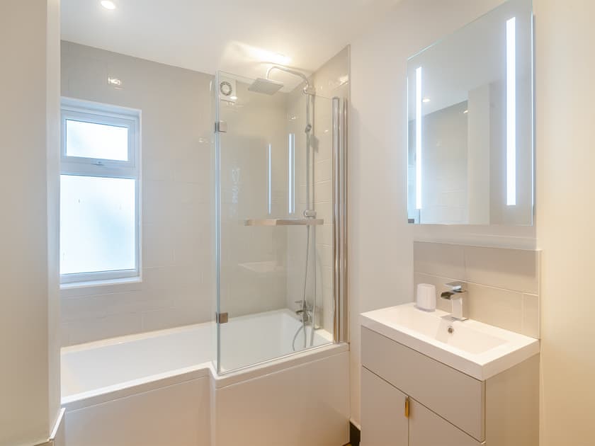 En-suite | The Sail Loft, Teignmouth