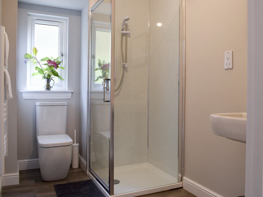 En-suite | The Lodge at Braemor, Arrochar