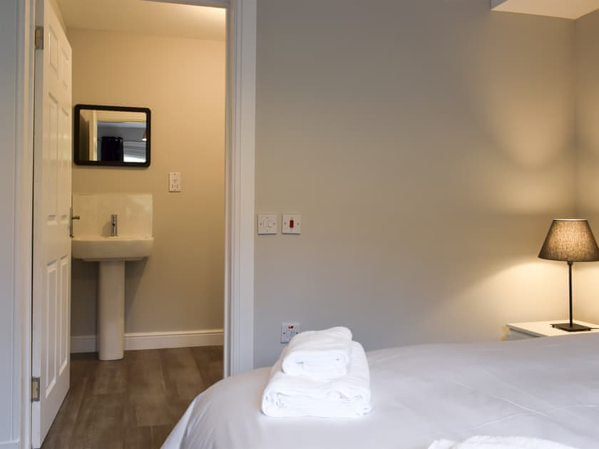 En-suite | The Lodge at Braemor, Arrochar