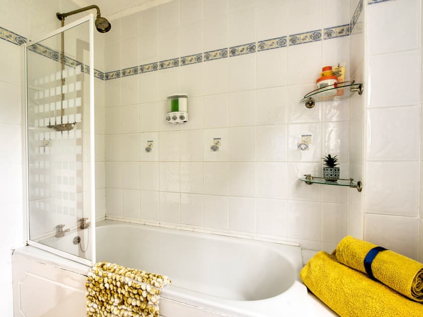 Bathroom | Braemor, Arrochar, near Inveraray