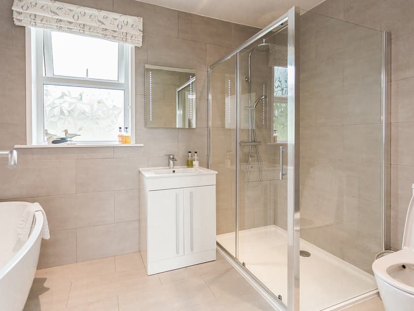 Shower room | Cairnharrow Cottage - Laggan, Gatehouse of Fleet