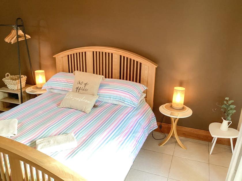 Double bedroom | Plum Cottage - Langham Barns, Mumby, near Anderby Creek