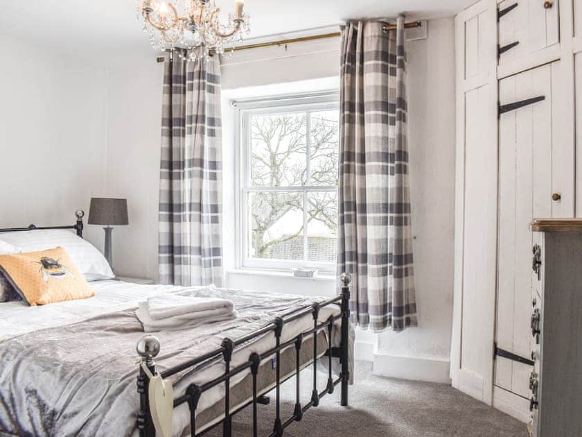 Double bedroom | Squirrels Nest, Littleham, near Bideford