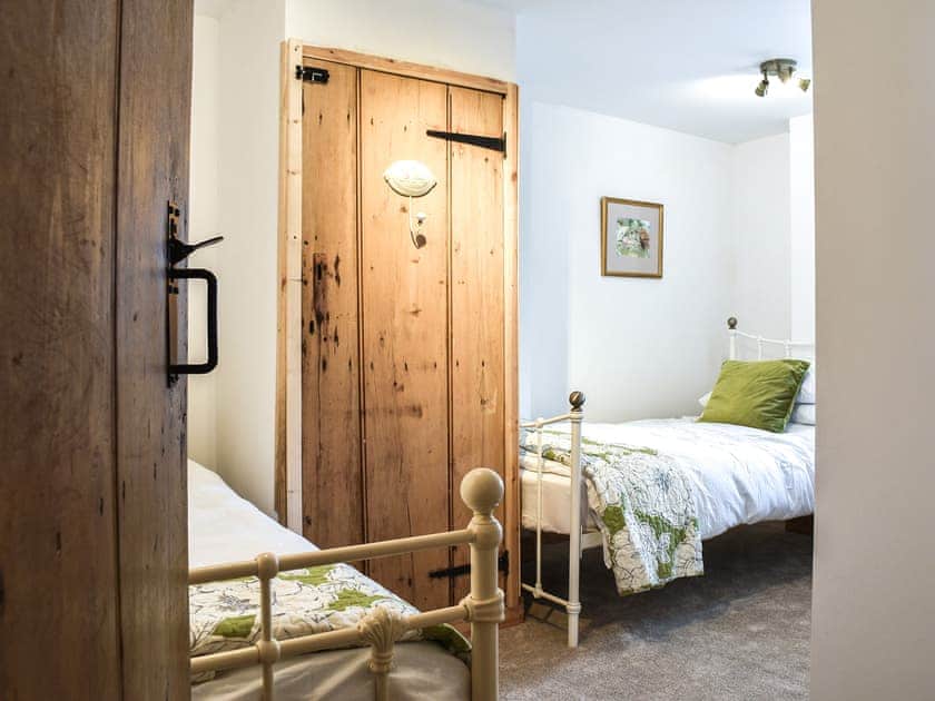 Twin bedroom | Squirrels Nest, Littleham, near Bideford