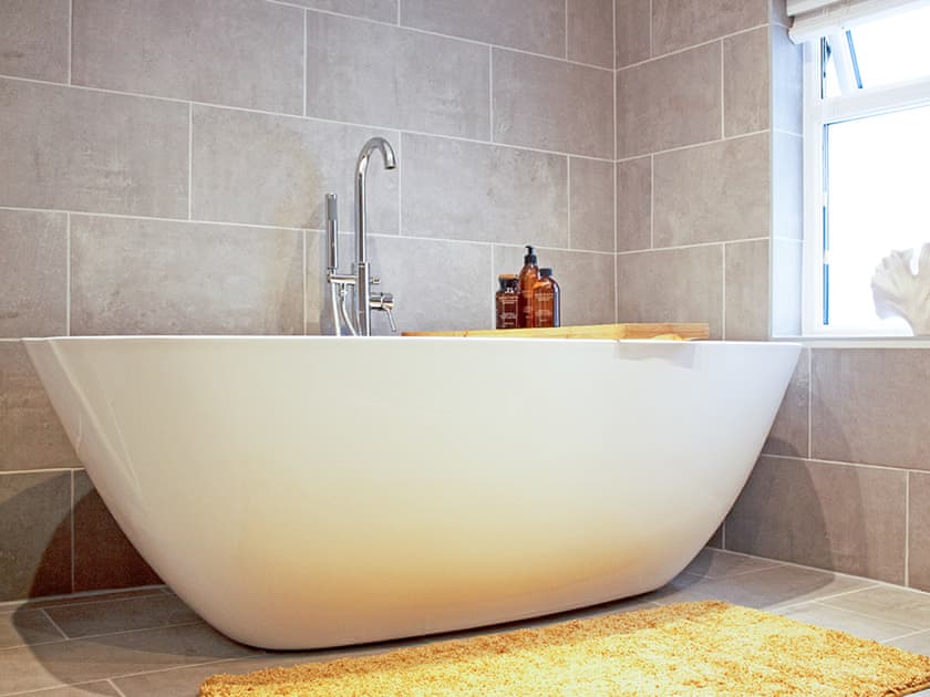 Bathroom | Captain’s Cottage, Shanklin