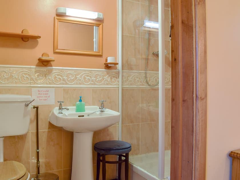 Shower room | The Barn - Harvey Gate Farm, Onecote