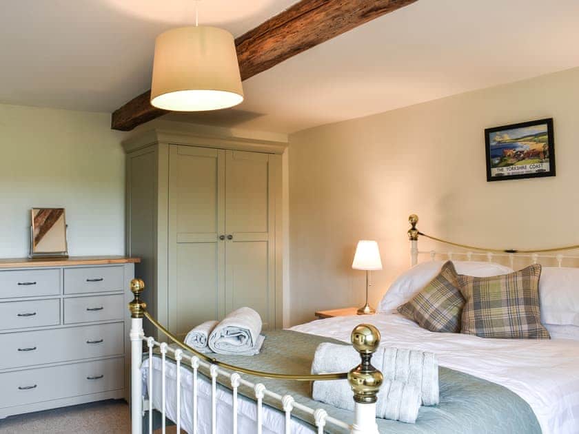 Double bedroom | Woodpecker Cottage, Bretton, near Holmfirth