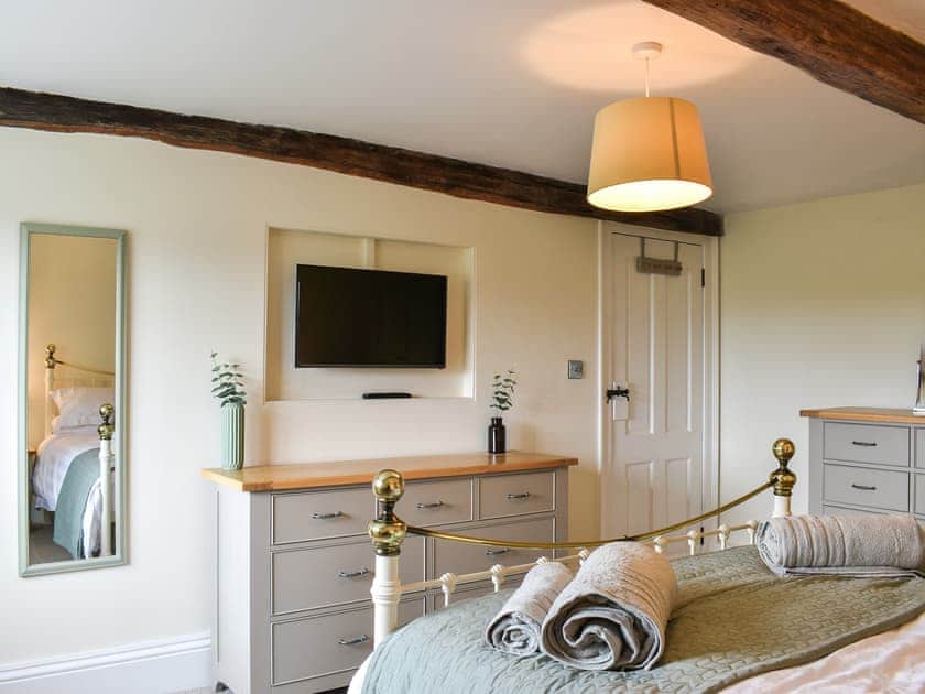 Double bedroom | Woodpecker Cottage, Bretton, near Holmfirth