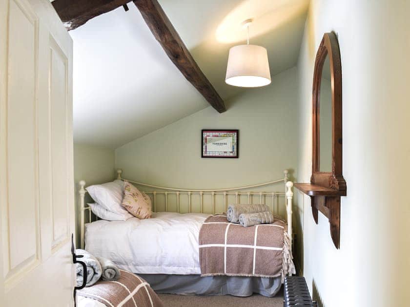 Twin bedroom | Woodpecker Cottage, Bretton, near Holmfirth
