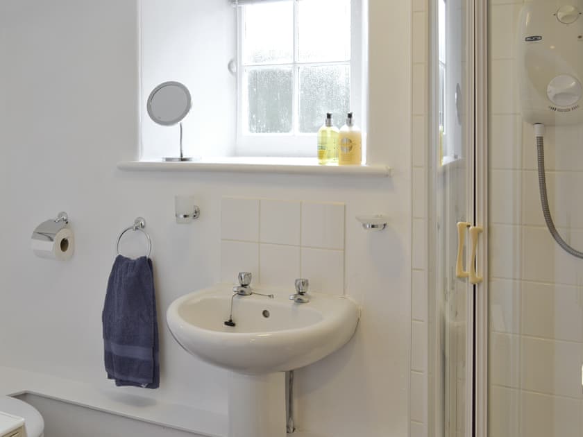 Shower room | Coachmans, Praa Sands